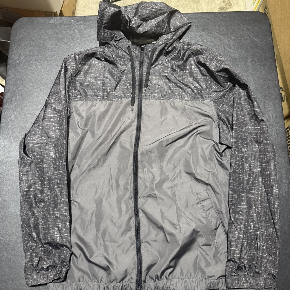 Zine Men's‎ Large Gray And Black Light Windbreaker Jacket